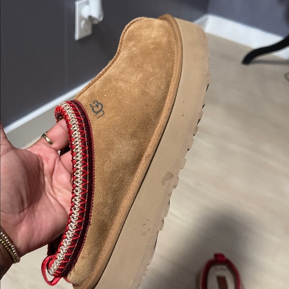 UGG platform tazz Brown Suede Slip-Ons with Red Trim - Picture 2 of 16